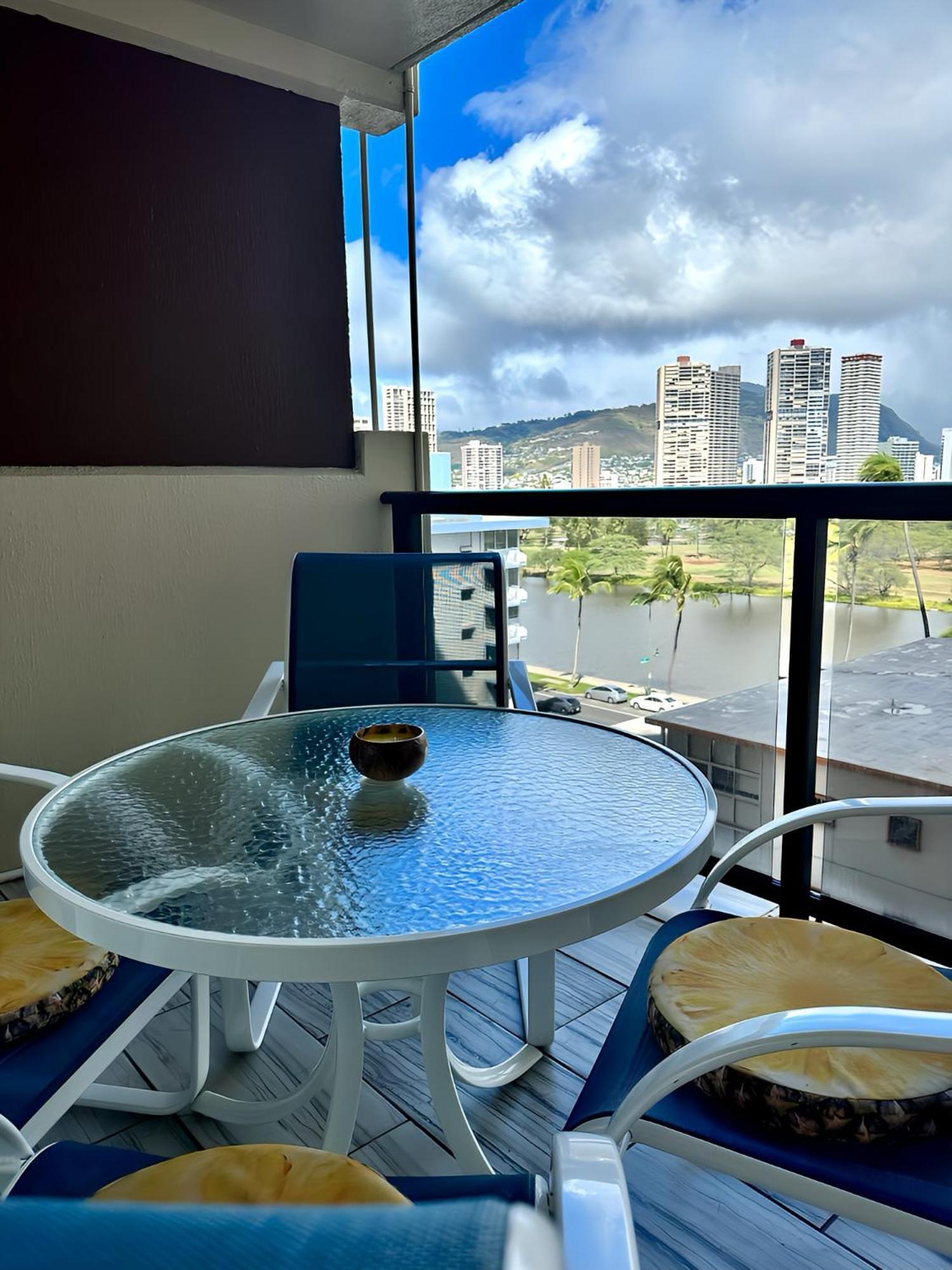 Renovated Free Parking In Prime Waikiki Honolulu